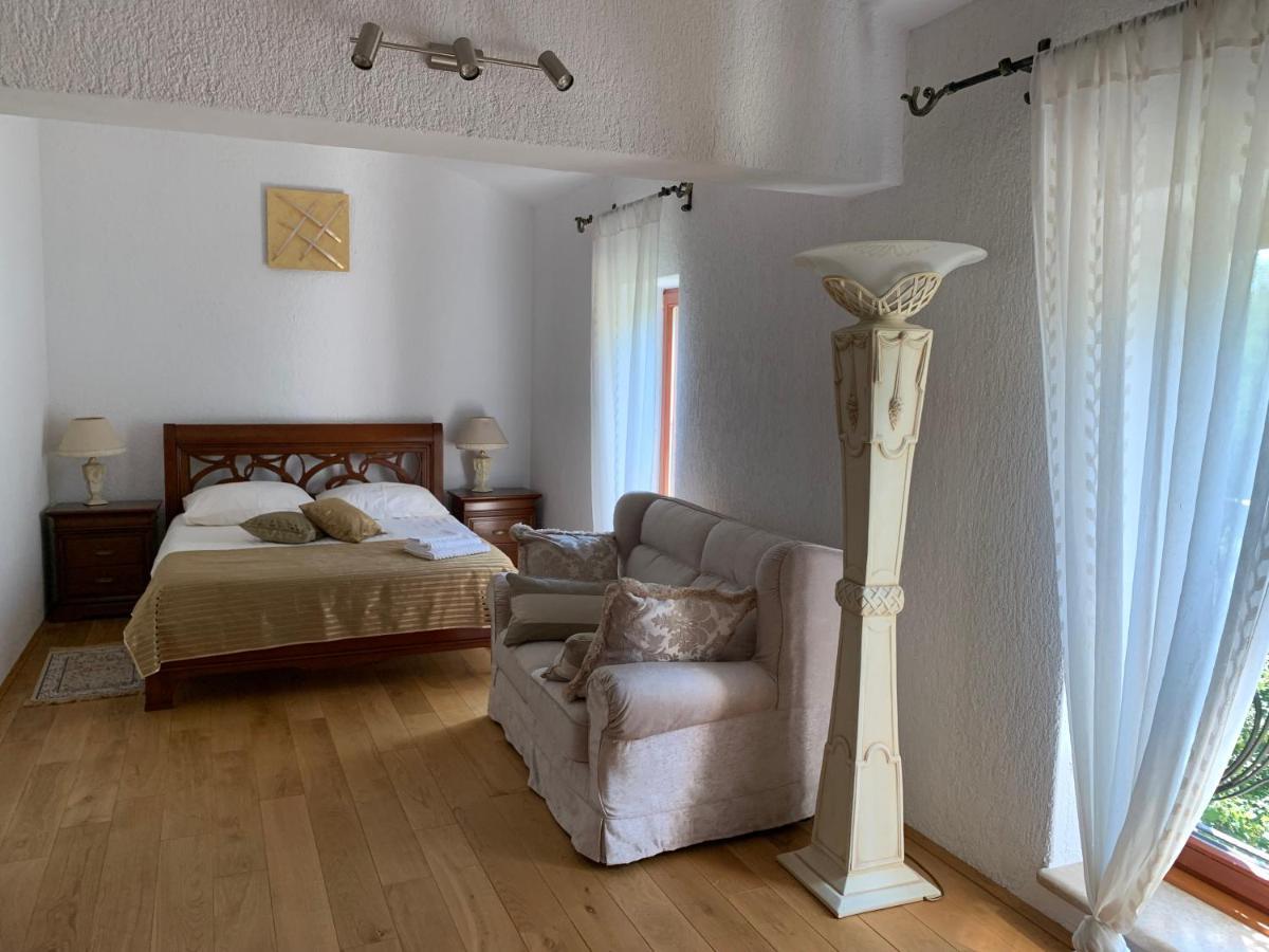 Villa Castello Rausch Valkarin エクステリア 写真