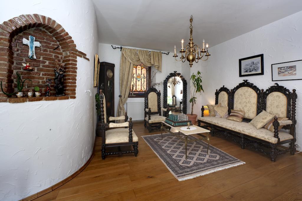 Villa Castello Rausch Valkarin エクステリア 写真