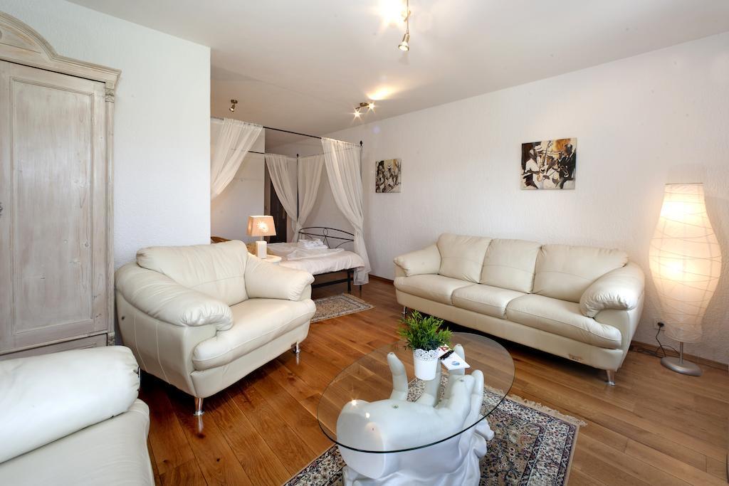 Villa Castello Rausch Valkarin 部屋 写真