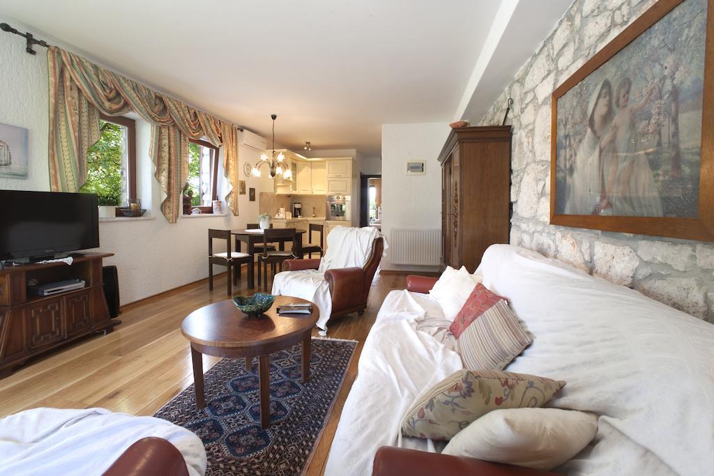Villa Castello Rausch Valkarin 部屋 写真