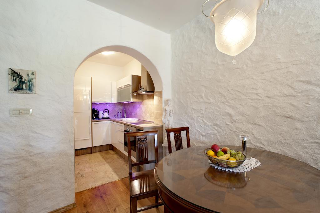 Villa Castello Rausch Valkarin エクステリア 写真