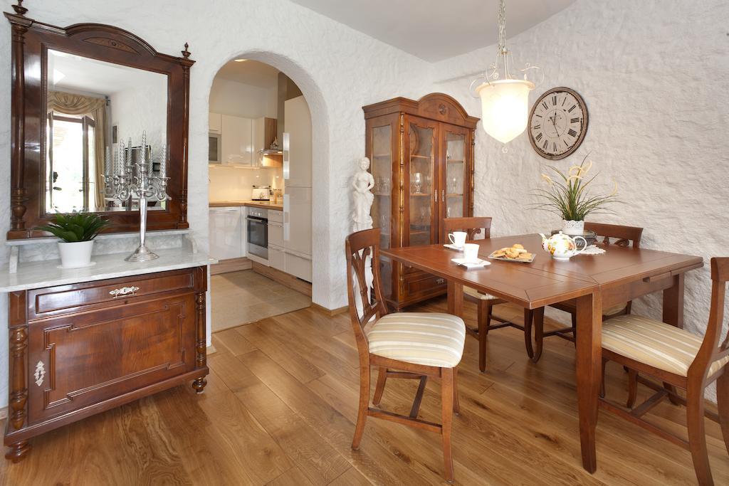Villa Castello Rausch Valkarin エクステリア 写真
