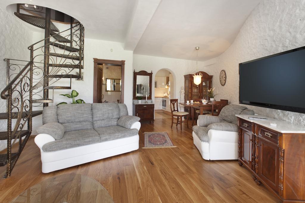 Villa Castello Rausch Valkarin 部屋 写真