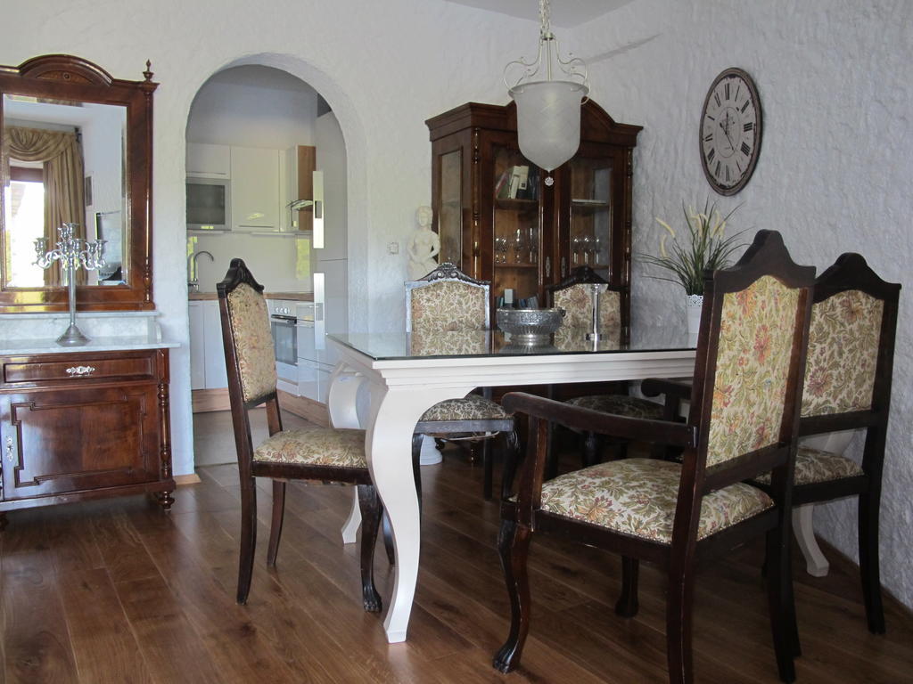 Villa Castello Rausch Valkarin エクステリア 写真
