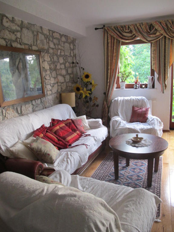 Villa Castello Rausch Valkarin 部屋 写真
